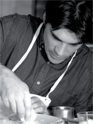 A table avec les spiritueux
Photo : DR