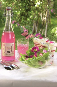 La Cuisine aux Fleurs 
		du 14 au 27 juin 2005
		chez Clément