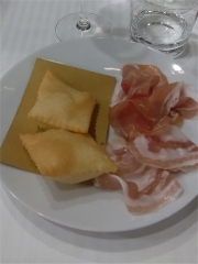 Torta Fritta avec du jambon de Parme AOP
Photo : © Cooking2000