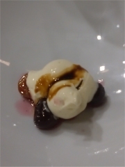 Cerises, Balsamique et Crème glacée au Parmigiano Reggiano AOP
Photo : © Cooking2000