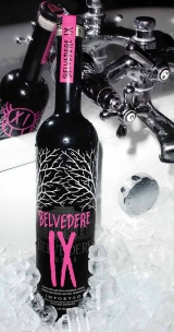 Belvedere IX (prononcez ONE X)
Photo : © Terry Richardson