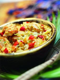Nasi Goreng, riz épicé aux légumes et au poulet,
Cuisine Evasion