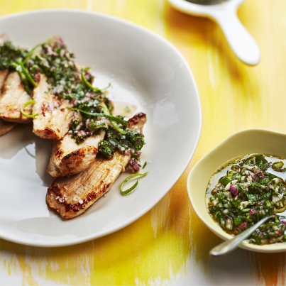 Aiguillettes de Veau Poêlées et leur Sauce Chimichurri au Citron Vert
Photo : ©  Amélie Roche / Veau de la Pentecôte