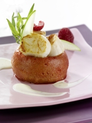 Baba de Coquilles St-Jacques aux Framboises en Chaud Froid
Photo : © Coopérative Isigny Ste-Mère