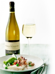 Bar sauvage et encornets saisis au piment d'Espelette, mousseline de petits pois au chorizo
Photo : © J.Boscus / JC Amiel / M. Leteuré