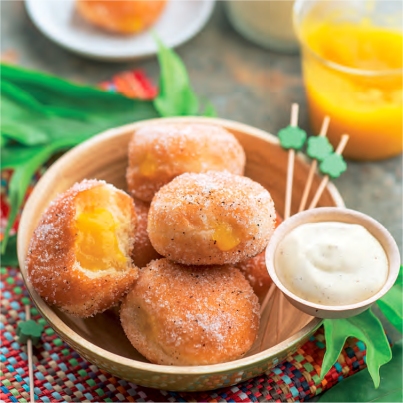 Beignets mangue, papaye et crème coco
Photo : © Patricia Kettenhofen / Elle&Vire