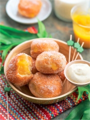 Beignets mangue, papaye et crème coco
Photo : © Patricia Kettenhofen / Elle&Vire
