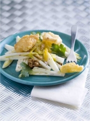 Beignets de Maroilles en Salade de Chicons
Photo : © Philippe Vaures Santamaria - Stylisme : Caroline Wietzel