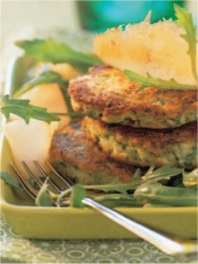 Blinis de pommes de terre à la roquette et flétan fumé