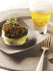 Bouchée poireau-pommes de terre au caviar, sauce crème et bière
Photo : © Brasseurs de France