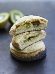 Brioche garnie au kiwi, pamplemousse confit et vanille