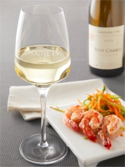 Brochette de gambas à la citronnelle, salade croquante de carottes et pois gourmands
Photo : © BIVB