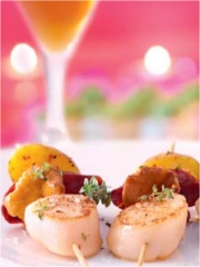 Brochettes de Saint-Jacques aux rattes et aux girolles
Photo : © Brasseurs de France