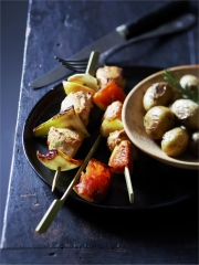 Brochette de veau et légumes de l'été saisis à la plancha
Photo : © IRVA