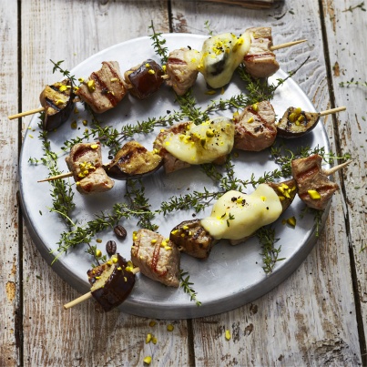 Brochettes de veau et d'aubergine au thym et au café
Photo : ©  Amélie Roche / Veau de la Pentecôte