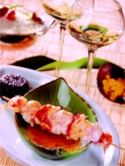 Brochette de langoustines en gratin, riz noir v�n�r� Tha�
Photo : � CIVA / Marcel Ehrhardt