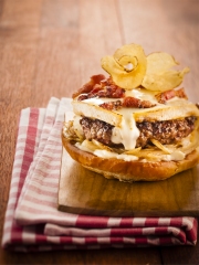 Burger façon tartiflette
Photo : © Le Camion qui Fume