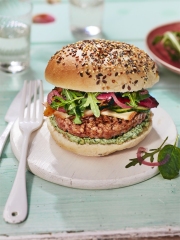 Burger de Veau, Brousse au Pesto Roquette-Epinard
Photo : ©  Amélie Roche / Bravo le Veau