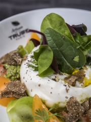 Burrata Crémeuse et Pesto à la Truffe
Photo : © Anne-Emmanuelle Thion