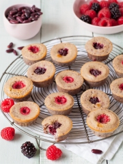 Cake en bouchées aux mûres ou framboises (à base de haricots rouges)
Photo : © FNLS / Sandra Mahut