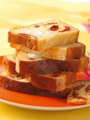 Cake aux tomates séchées, mozzarella et chorizo
Photo : © Gloria