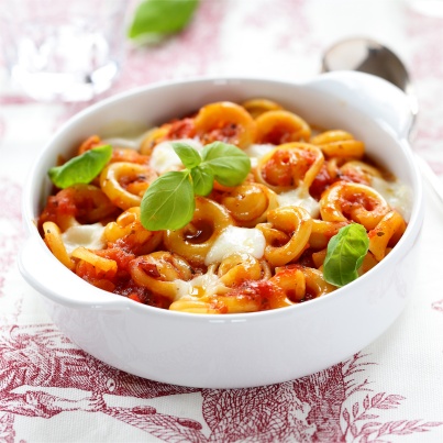 Cappelletti gratinés à la tomate et à la mozzarella
Photo : © Edda Onorato - Un déjeuner de Soleil