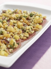 Pommes de terre et leur carpaccio de boeuf mimosa
Photo : © Fousdepommesdeterre