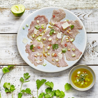 Carpaccio de filet de veau épicé à la coriandre
Photo : ©  Amélie Roche / Veau de la Pentecôte