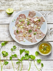 Carpaccio de filet de veau épicé à la coriandre
Photo : ©  Amélie Roche / Veau de la Pentecôte