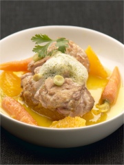 Cervelle de veau piquée à la citronnelle, carottes, orange et coriandre
Photo : © Pierre-Louis Viel - Stylisme : Valéry Drouet