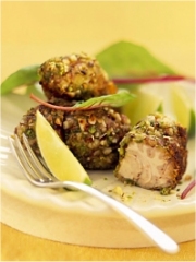 Cervelles en panure de noisette, pistache au citron vert
Photo : © Confédération Nationale de la Triperie Française (CNTF)