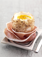 Chiffonnade de Jambon de Bayonne à l'oeuf mollet aux noisettes
Photo : © Pierre Louis Viel et Valéry Drouet