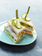 Club sandwich concombre, mozzarella et haddock
Photo : © Jean-Claude Amiel / Valérie Lhomme / Tomates et concombres