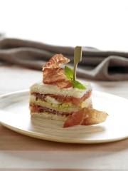 Club Sandwich Traditionnel aux sardines et Consorcio Serrano, fraîcheur de basilic
Photo : © Serrano Label Consorcio