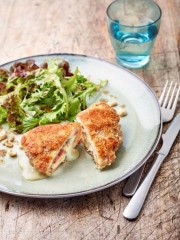 Cordon bleu au Reblochon, volaille fermière et chapelure aux fruits secs
Photo : © Alexandre Bidaut - SIR