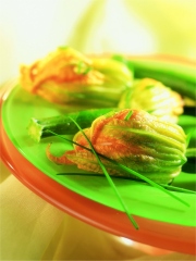Recette Petites courgettes à la fleur farcie, huile d'olive Olï et ciboulette
