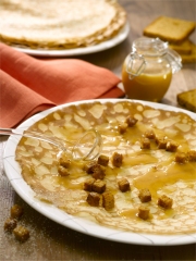 Crêpes caramel au beurre salé, pain d'épices et sucre de canne