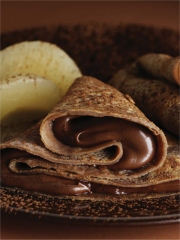 Crêpes légères au chocolat noisette et au coulis poire gingembre
Photo : © Bernhard Winkelmann