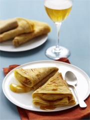 Crêpes aux poires pochées au sirop de cidre safrané