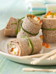 Crêpes au saumon fumé, à la pomme et au concombre
Photo : © Gloria