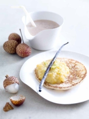 Crêpes à la vanille, chutney de mangue et nage de litchi à boire
Photo : © Philippe Vaures Santamaria - Stylisme : Caroline Wietzel