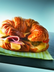 Croissant au Jambon et au Beaufort
Photo : © Atelier Sylvain Madelon