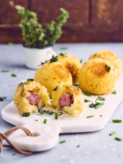 Cromesquis de morbier et saucisse de Morteau
Photo : © Anne-Sophie Lhomme – Charly Deslandes