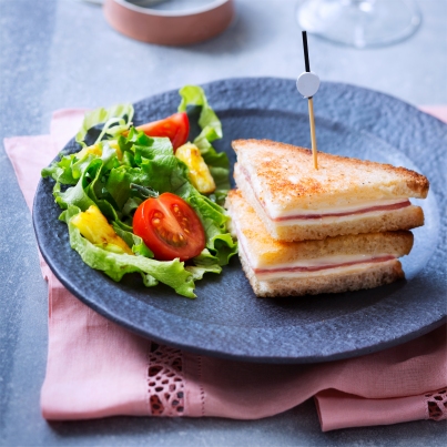 Croque-Monsieur façon Mini Club Sandwiches à l'ananas caramélisé
Photo : © Infocharcuteries