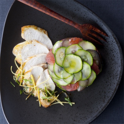 Emincés de Poulet Fermier d'Auvergne et tian de légumes
Photo : © Pierre Soissons