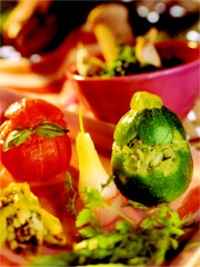 Petits farcis d'été au coulis de tomates crues
Photo : © CIVA / Marcel Ehrhardt
