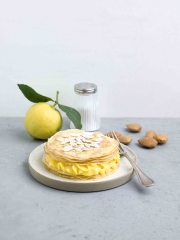 Feuilleté de crêpes au lemon curd
Photo : © Philippe Vaures Santamaria - Stylisme : Caroline Wietzel