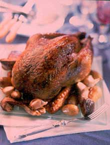 Pintade truffée de beurre cru aux cèpes et persil en cocotte
Photo : © Yves Bagros / SOPEXA