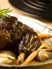 Gigot de 7 heures des Compagnons du Goût
Photo : © Compagnons du Goût