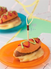 Hot Dog au Vacherin Mont d'Or
Photo : © J.C Karmann / Fromages de Suisse